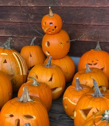 Snowman jack-o'-lantern